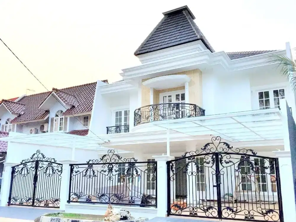Dijual Rumah Mewah Cantik 2 Lantai Lokasi Strategis di Lebak Bulus, Jakarta Selatan.