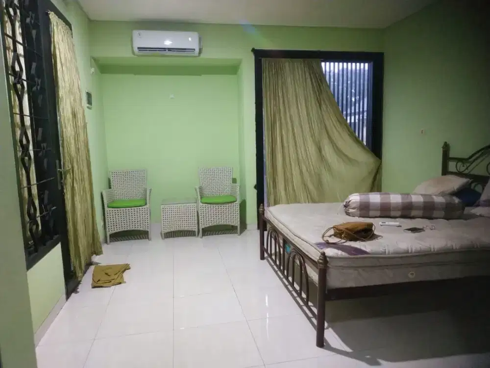 Di Sewakan Rumah Luas Semi Furnish di Pancoran Mas DEPOK