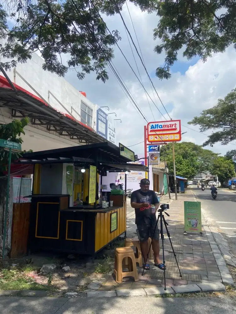 Warung Es Teler Djuara, Perumnas