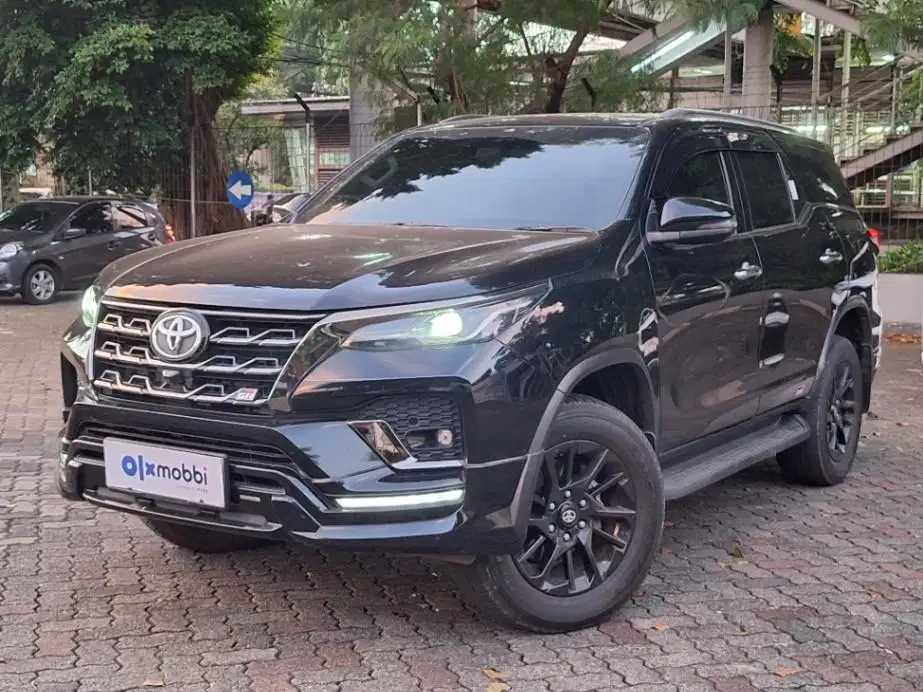 KM LOW PAJAK HIDUP TOYOTA FORTUNER 2.8 4X2 GR SPORT DSL SOLAR-AT