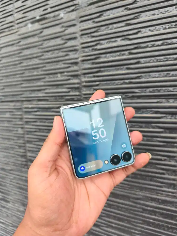 SAMSUNG Z FLIP 7 5G RAM 12/256GB EX SEIN MULUS GARANSI ON PANJANG