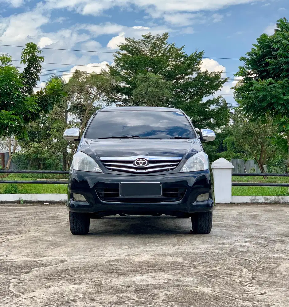 Toyota Innova 2.0 G AT 2011