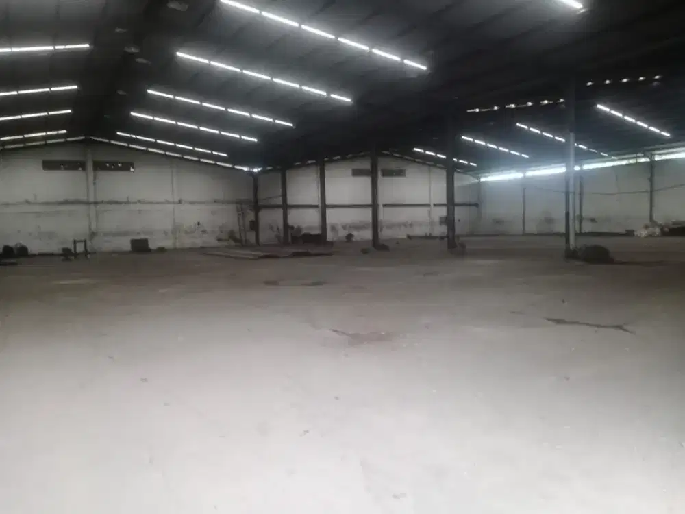 DIJUAL CEPAT GUDANG DI MAINROAD PERBATASAN ARCAMANIK-UJUNG BERUNG BANDUNG NT