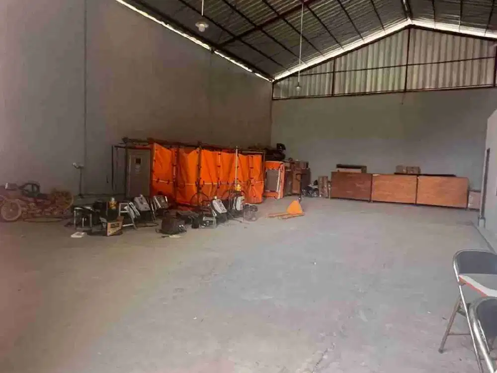 disewakan gudang 300mt akes kontenr