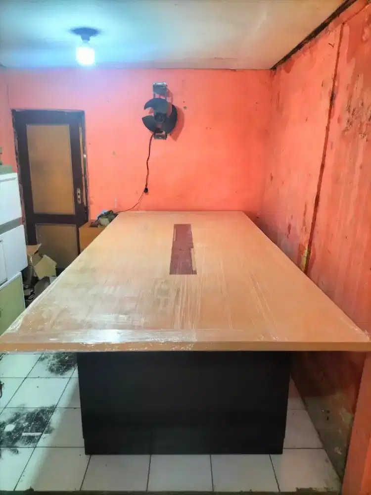 Meja meeting/ meja rapat kantor