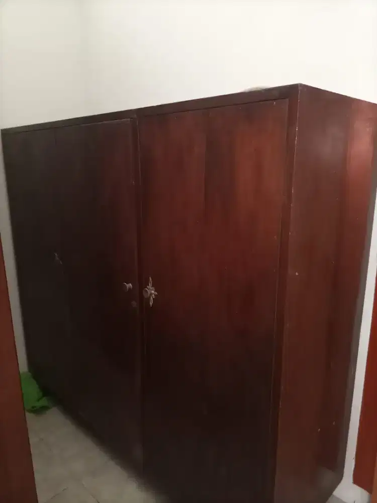 Lemari kayu Jati Awet Murah Meriah