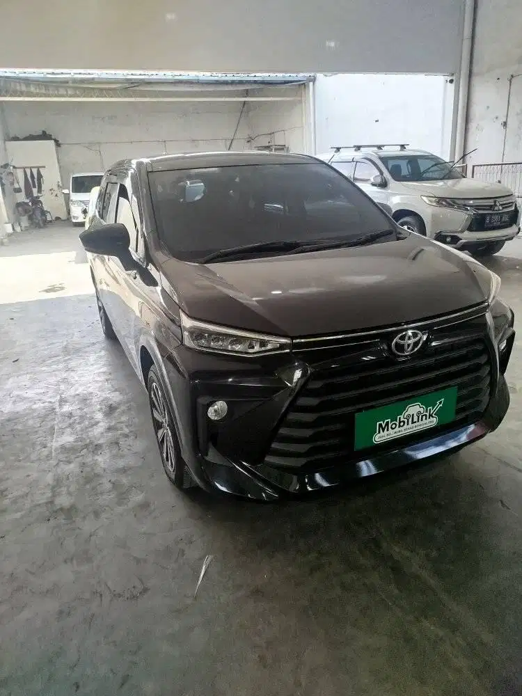 Toyota Avanza G AT Hitam [ Low KM]