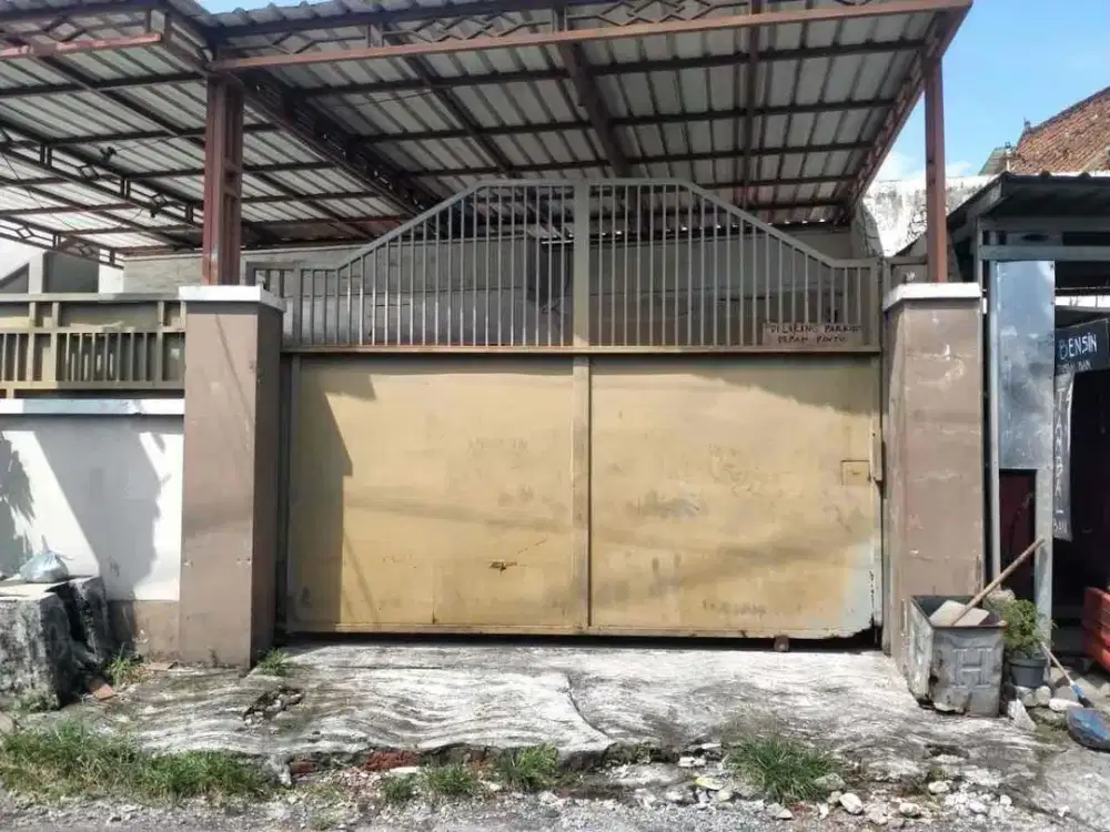 5 jt-an/mtr‼️Dijual Rumah Lama terawat Gersikan, Tambaksari
Tengah kota Surabaya 