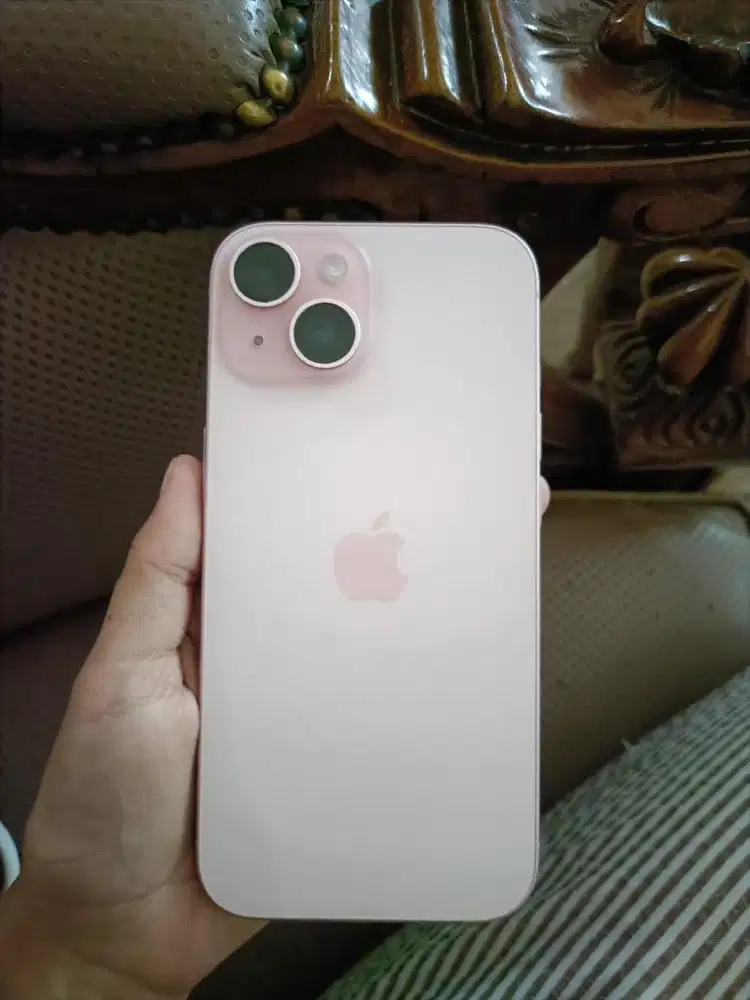 Iphone 15 basic resmi ibox ( nego tipis )