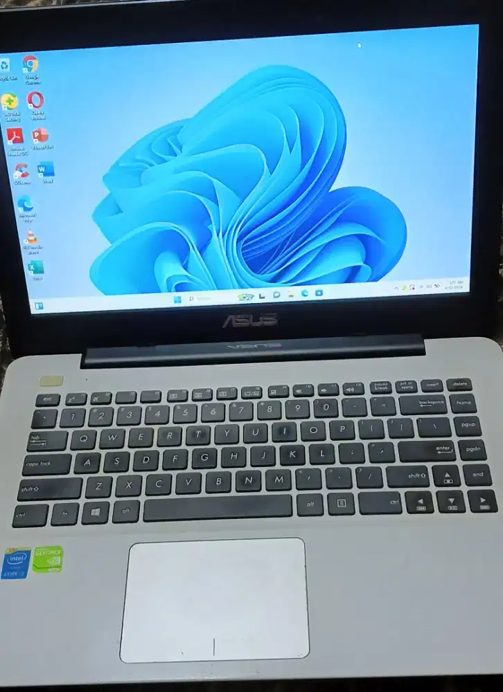 Laptop Asus komputer