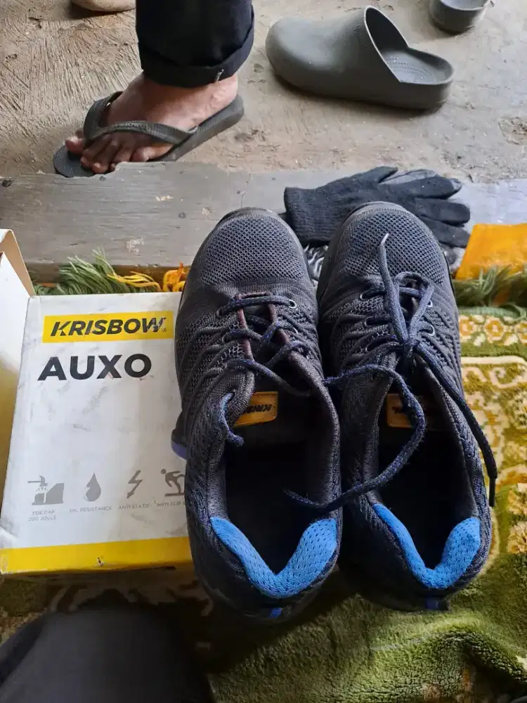 Dijual sepatu merk krisbow auxo uk 6,5 no 40