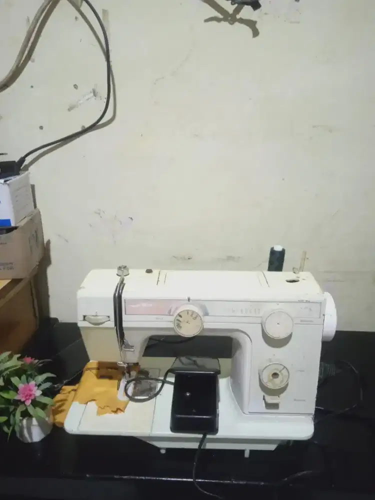 Mesin lubang kancing vortibel