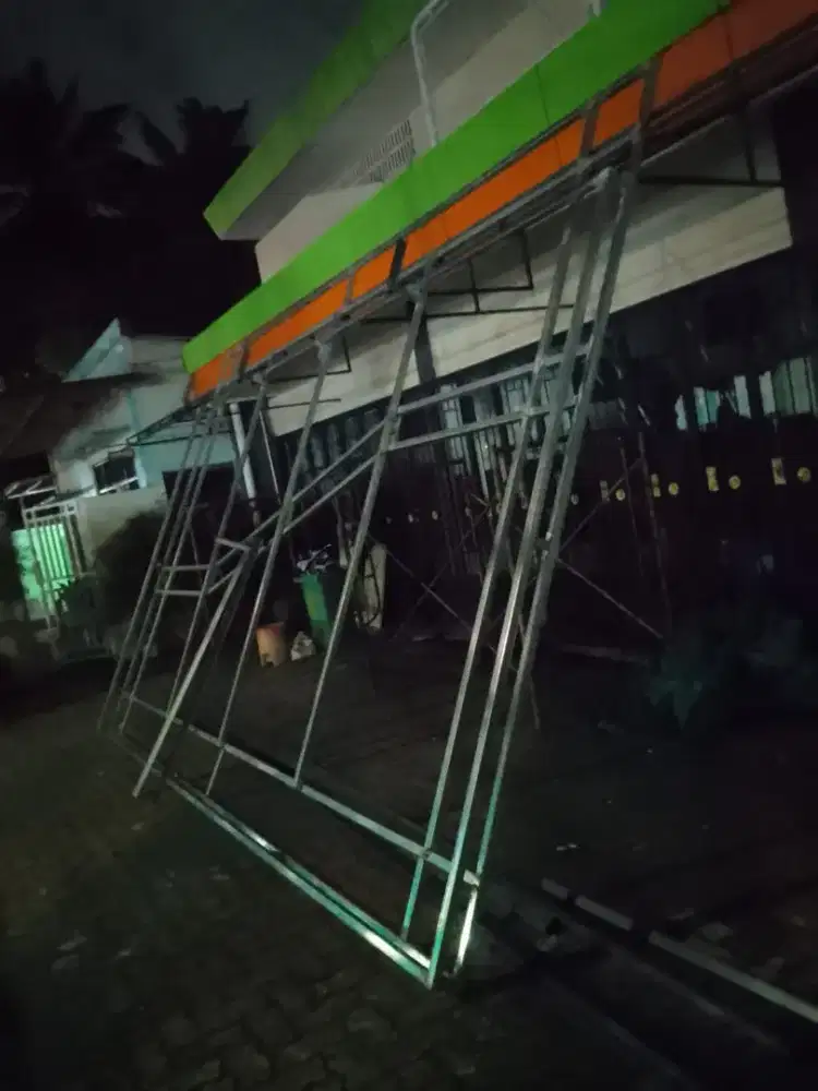Tukang las dan tukang acp