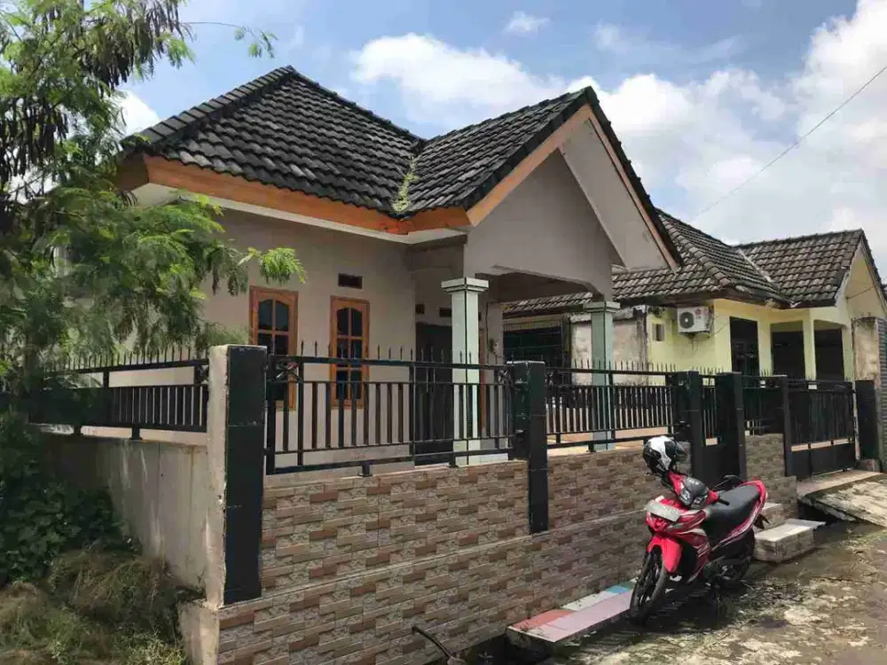 Dijual rumah cantik semi furnish dalam komplek perumahan dekat Sukarami Palembang