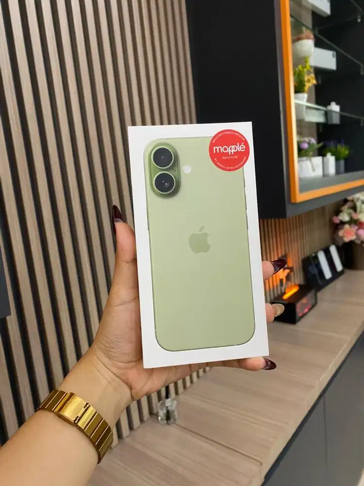 IPHONE 17 SAGE BRAND NEW