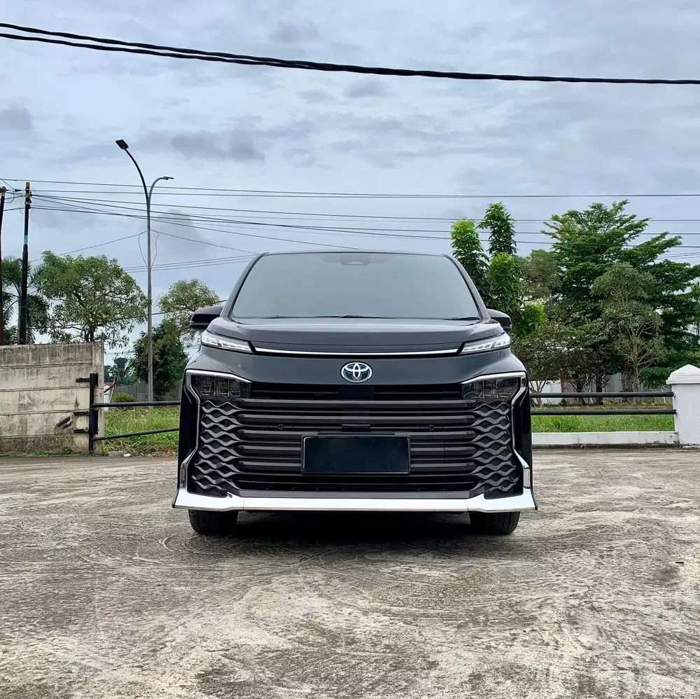 Toyota Voxy 2.0 TSS CVT 2023