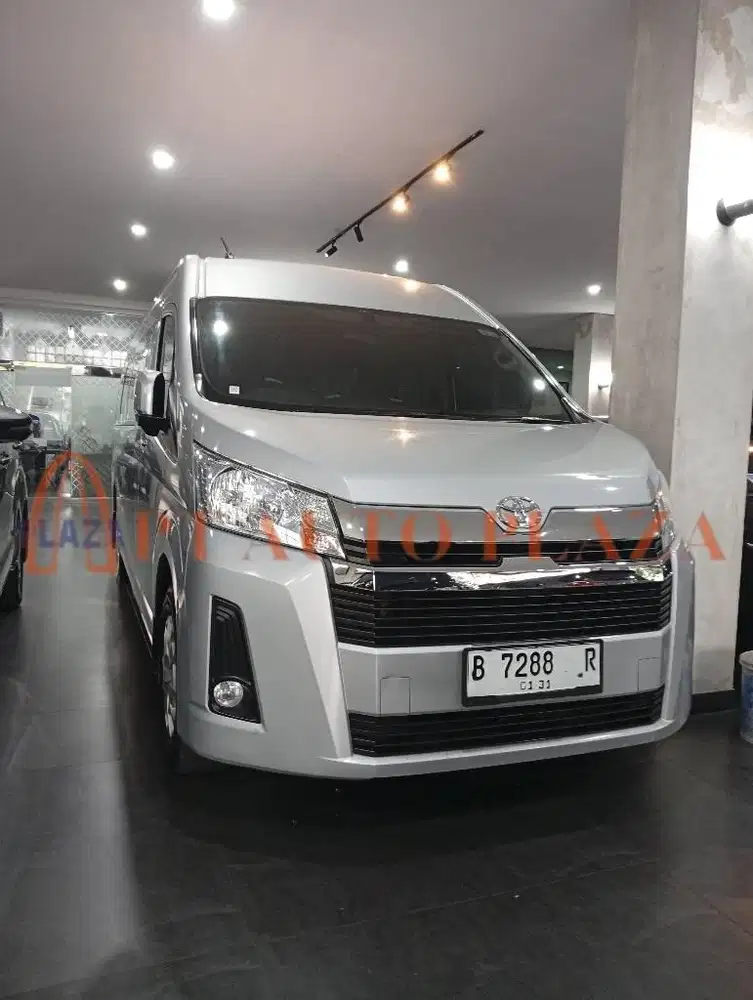 TOYOTA HIACE PREMIO SOLAR MANUAL 2020 SILVER