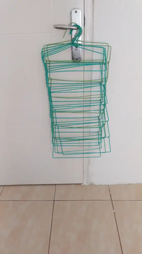 Hanger jilbab 6 tingkat 6pcs ( baru)