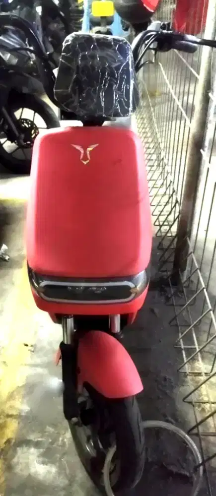 DIJUAL: SEPEDA LISTRIK merk UWINFLY tipe D8D Merah
