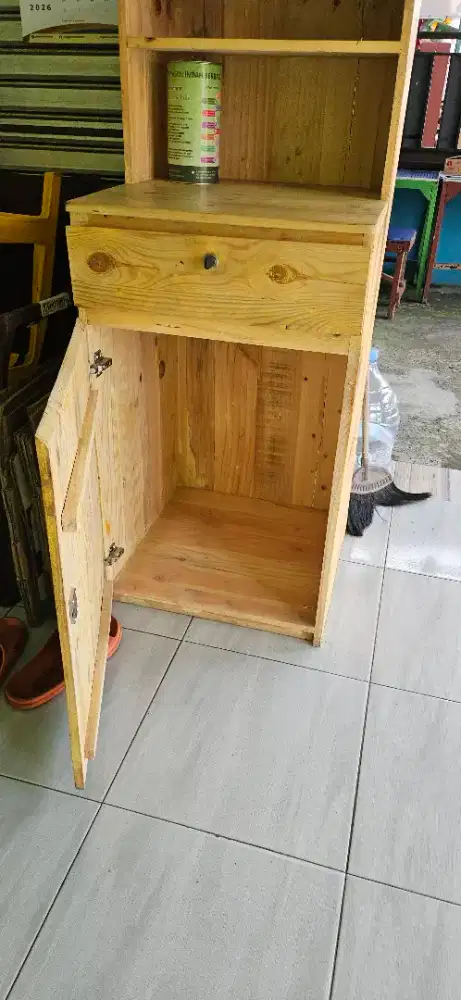 Meja kasir untuk usaha