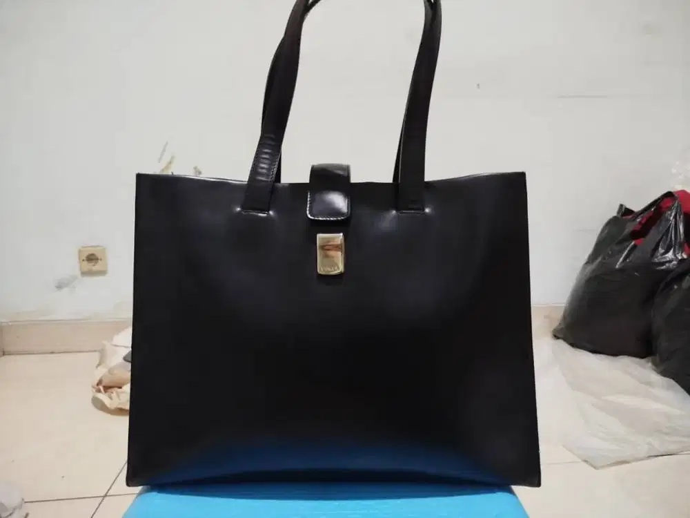 150-C Preloved Tas Furla Italy ORIGINAL