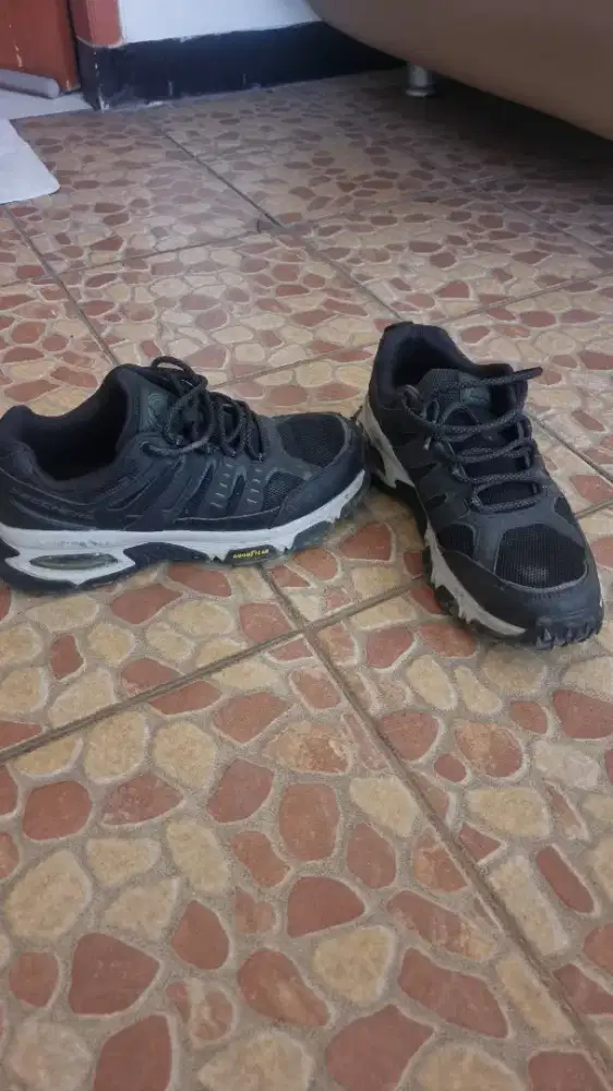 Sepatu outdoor skhcr ori