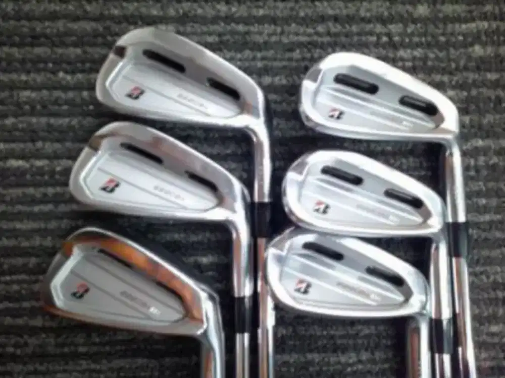 For Sale Bridgestone Irons Set