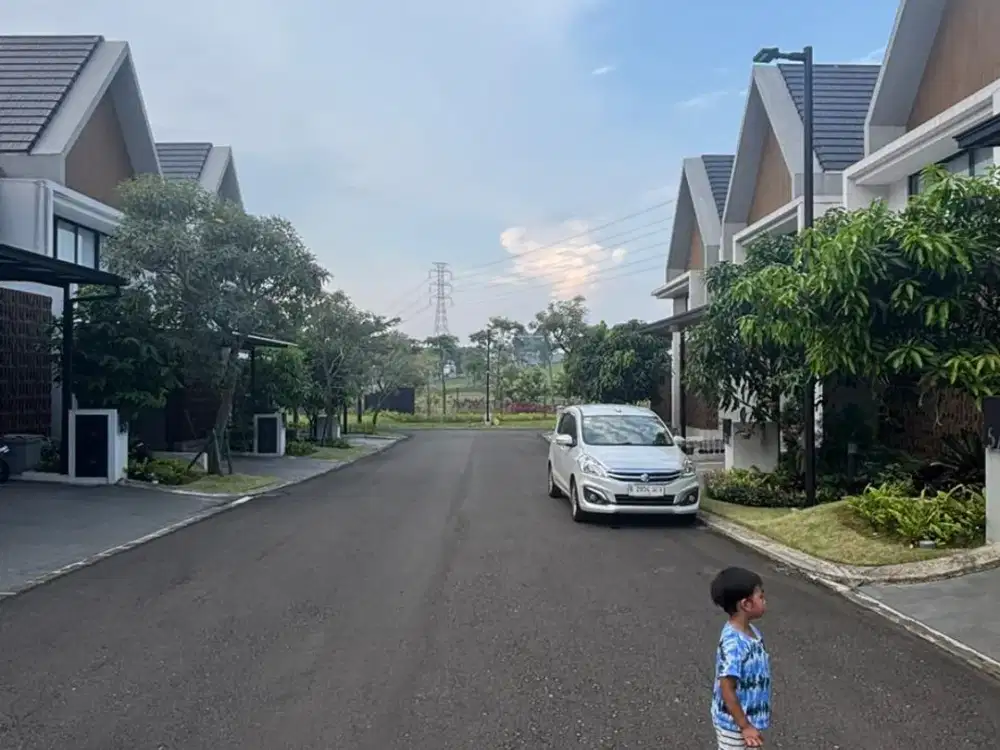 Dijual rumah 2 lantai, Cluster Mahogany,