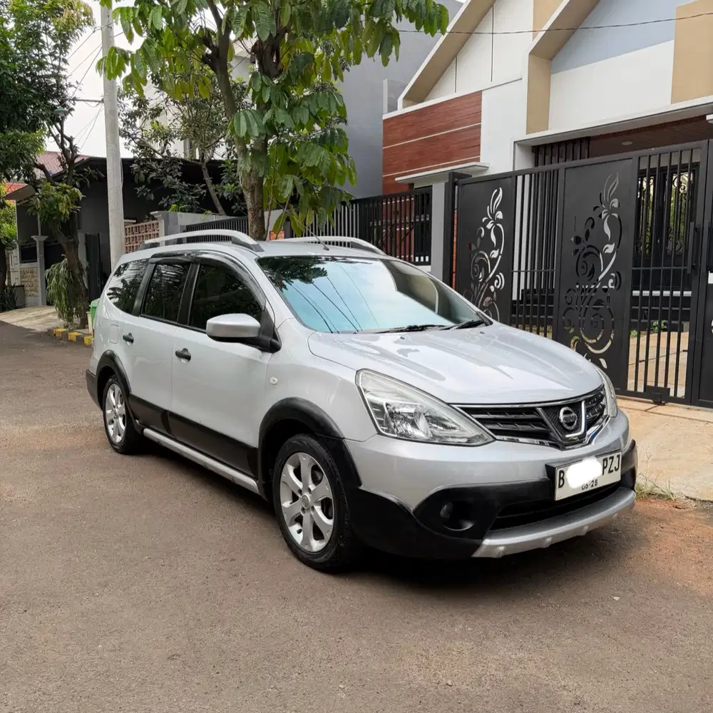 Grand livina xgear Km 69rb 2013 At