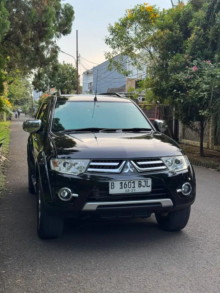 Jual Cash Mitsubishi Pajero Sport Dakar VGT AT 2014 Sunroof