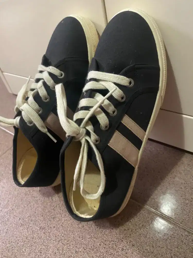 DIJUAL SEPATU MERK RUBY ORIGINAL