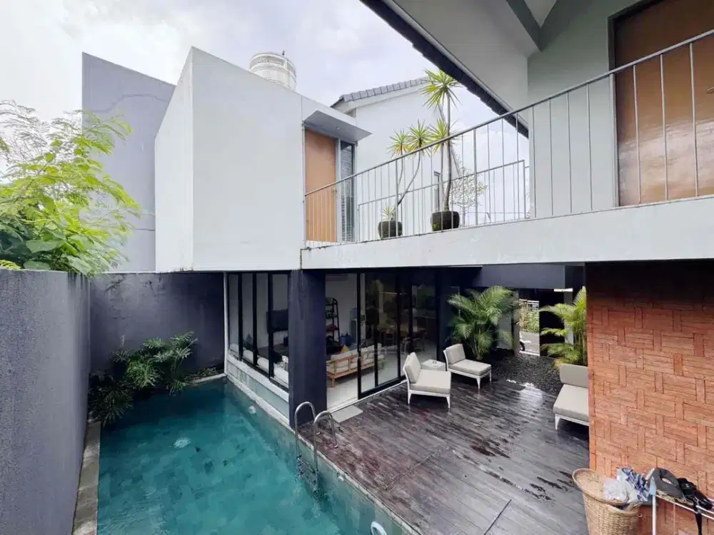 3 BEDROOMS VILLA MODERN DESIGN LOCATION AT BERAWA CANGGU