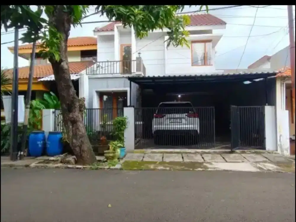 Dijual Rumah 2 lantai siap huni di komplek Dolog Jaya, Kalimalang Jaktim.
