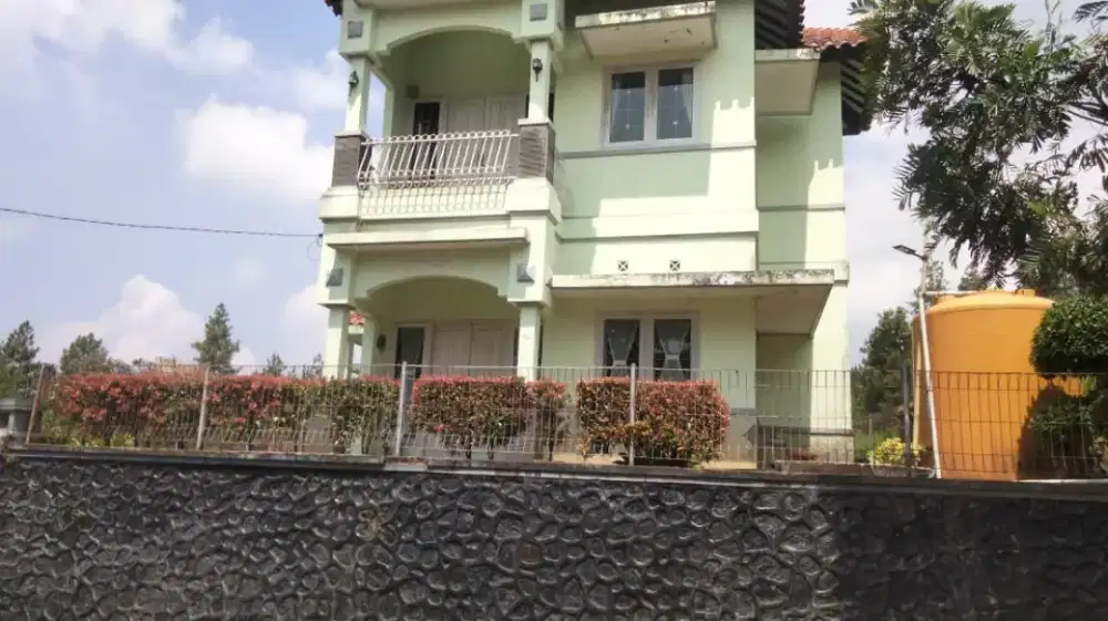 Dijual cepat bangunan Villa siap huni