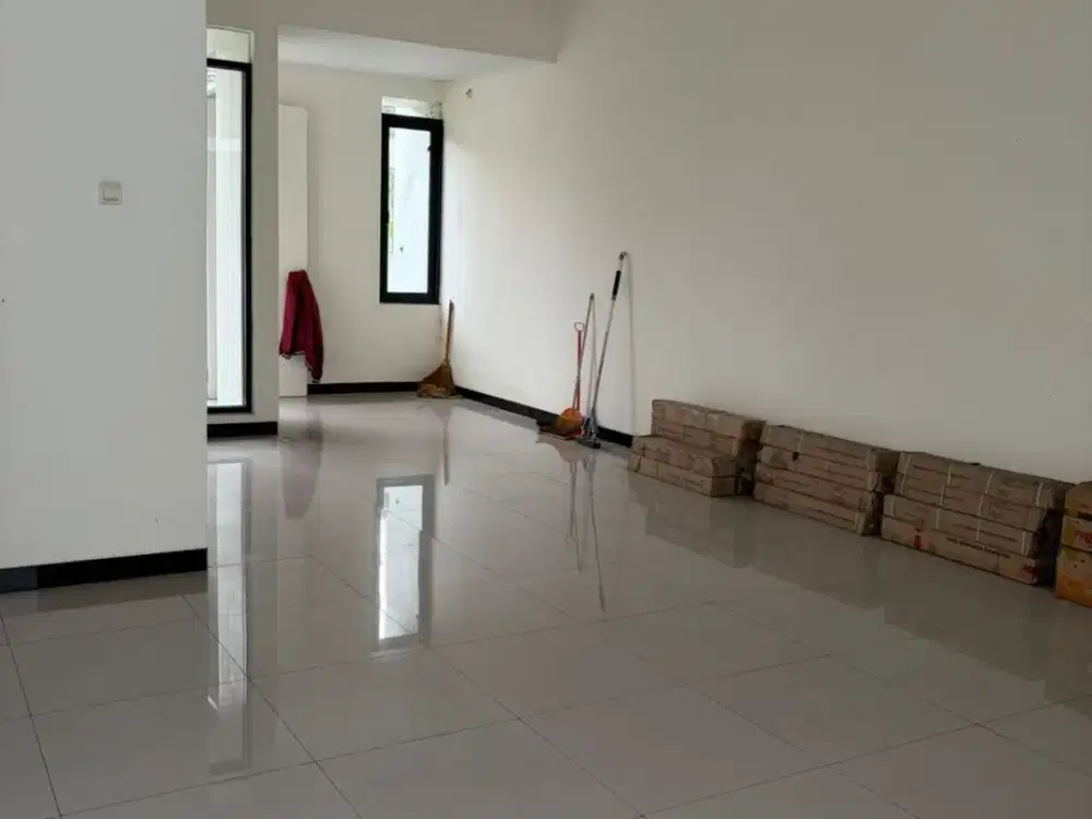 Rumah di Taman Holis Indah 1