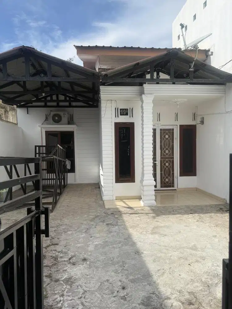 Rumah  disewakan / dijual full furnish ( khusus muslim )