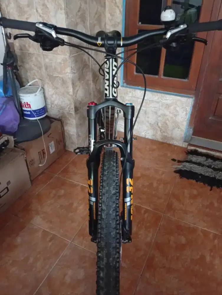 Sepeda MTB. Giant. Antem
