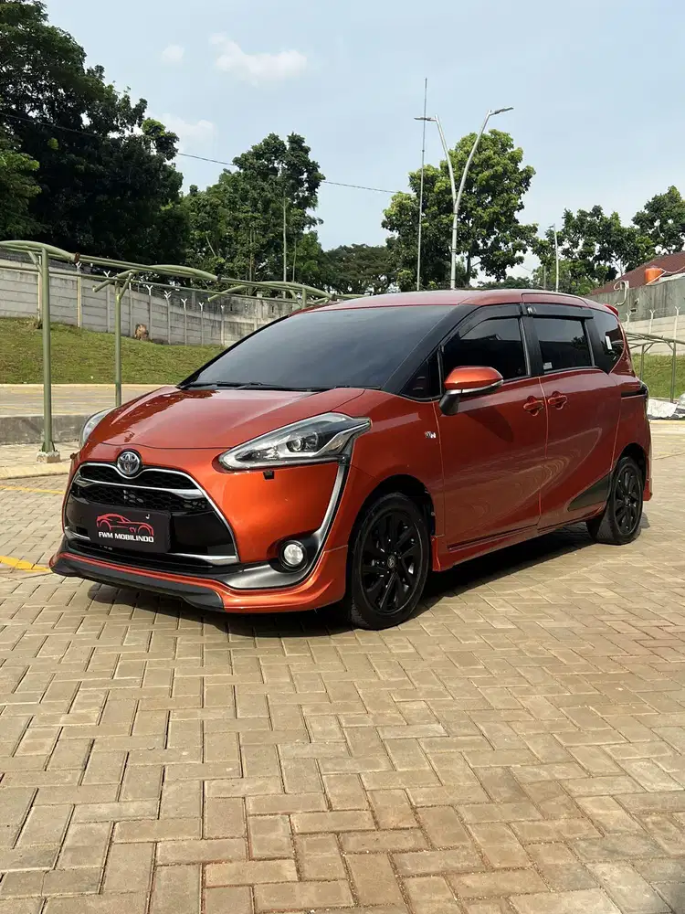 Toyota sienta Q AT 2016 siap pakai