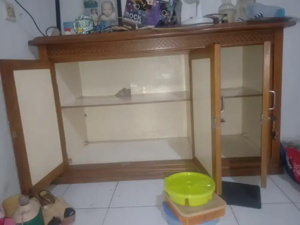 Meja lemari ( gupet )