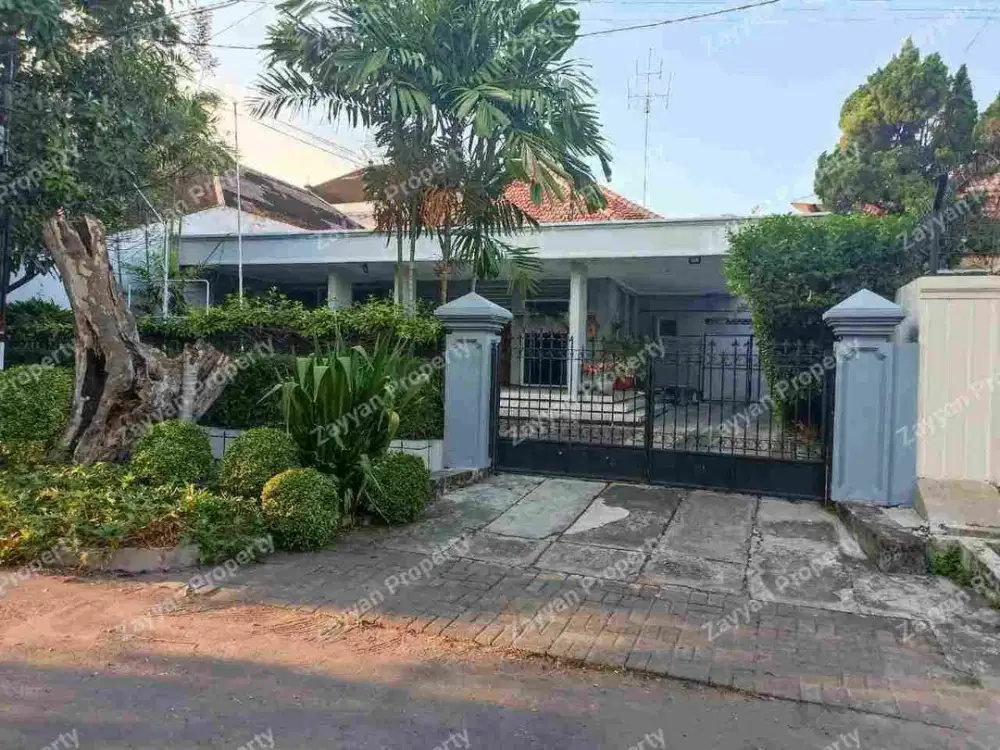 Pusat Kota‼️ Rumah Vintage Area Raya Darmo Surabaya