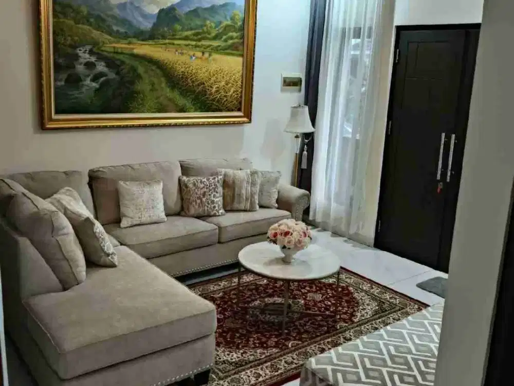 Rumah mewah siap huni ada kolam renang di kota wisata cibubur