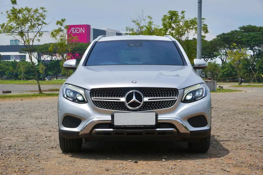 Mercedes Benz GLC250 
4MATIC Exclusive Line
CBU 2015 / 2016