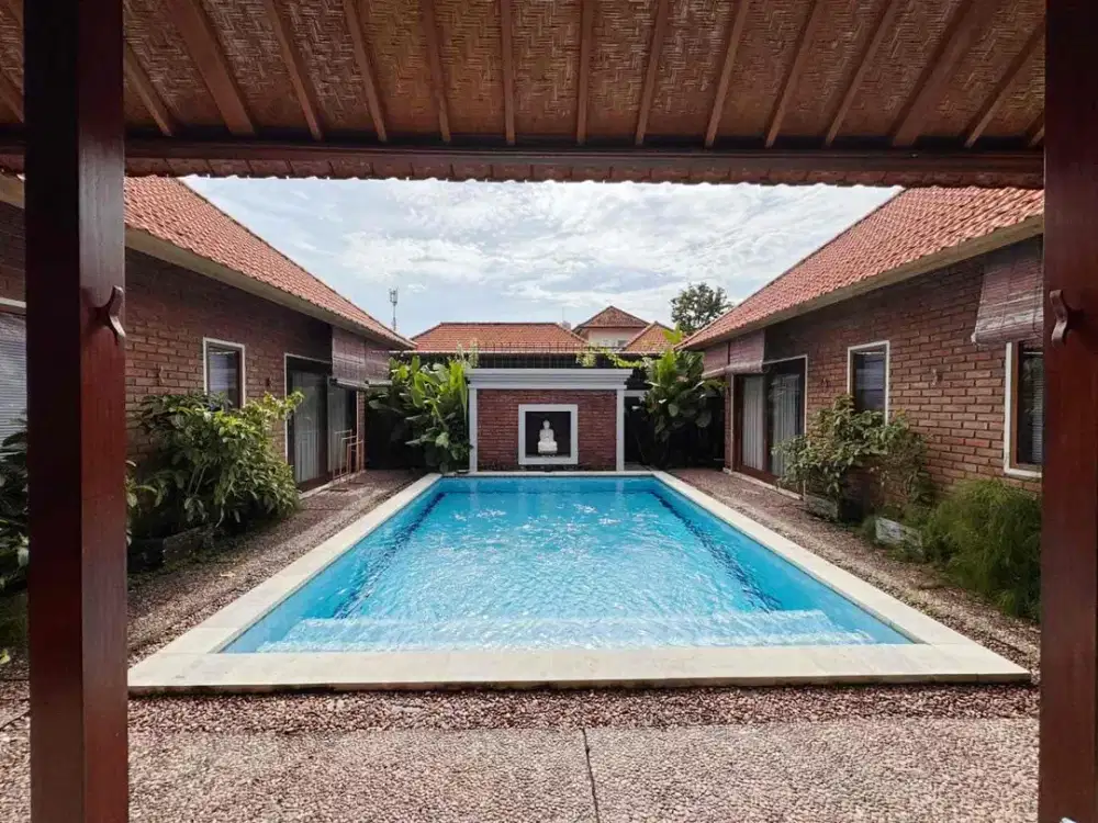 4 BEDROOMS RUMAH STYLE VILLA, TENANG LOKASI STRATEGIS DI SANUR KAUH