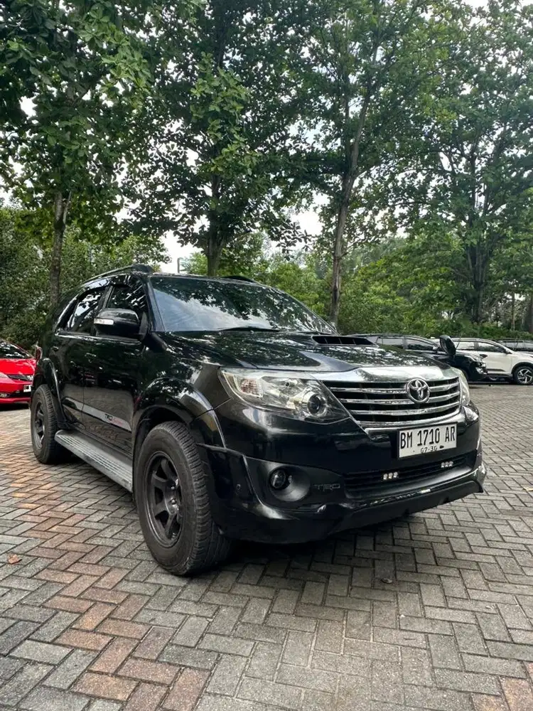 Toyota Fortuner VNT TRD AT 2013