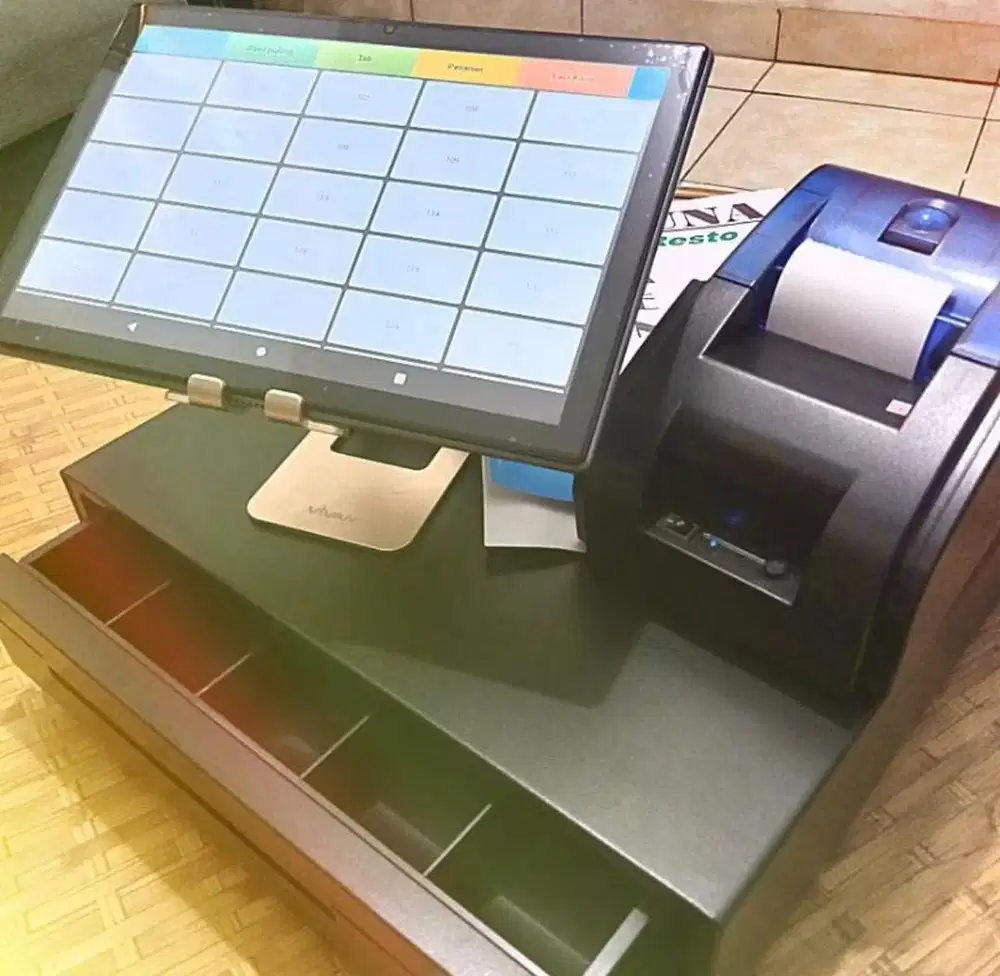 Staff Kasir Wanita dan bagian cuci di Laundry