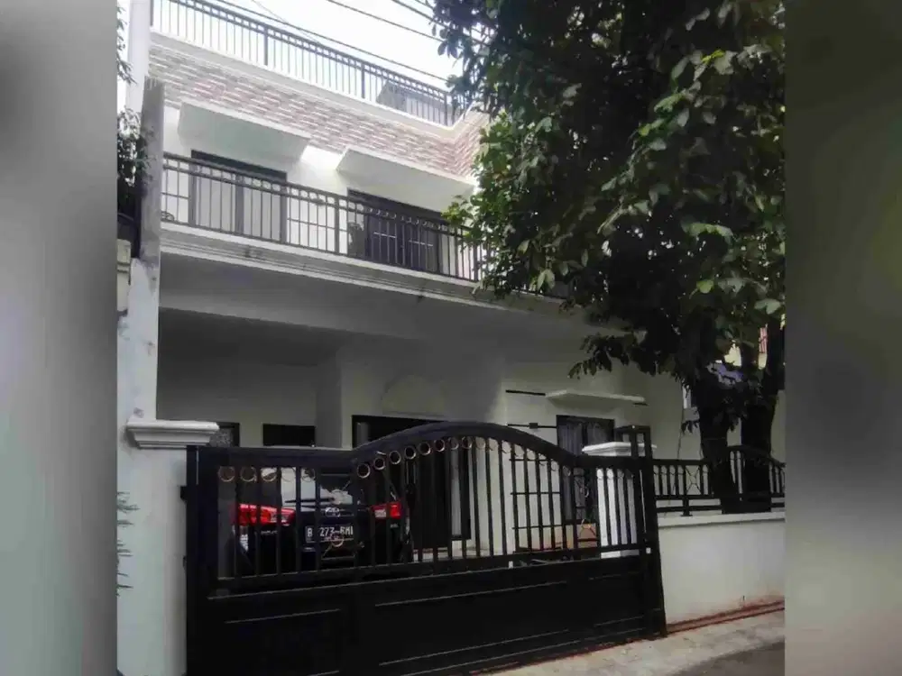 Disewakan Rumah di Kawasan Senayan dekat ke Stasiun, MRT dan Tol