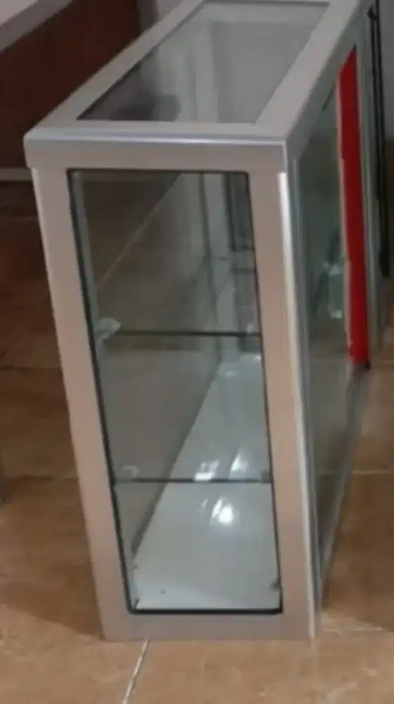 (2nd) Etalase Rokok Sedang