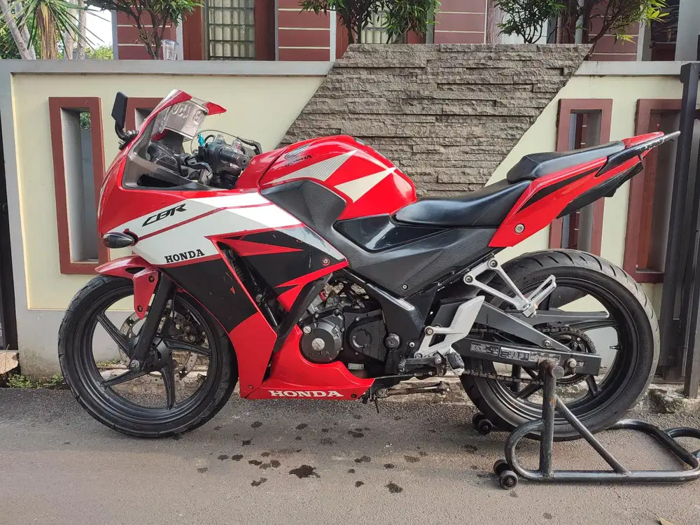 HONDA CBR K45 TAHUN 2015 JOS