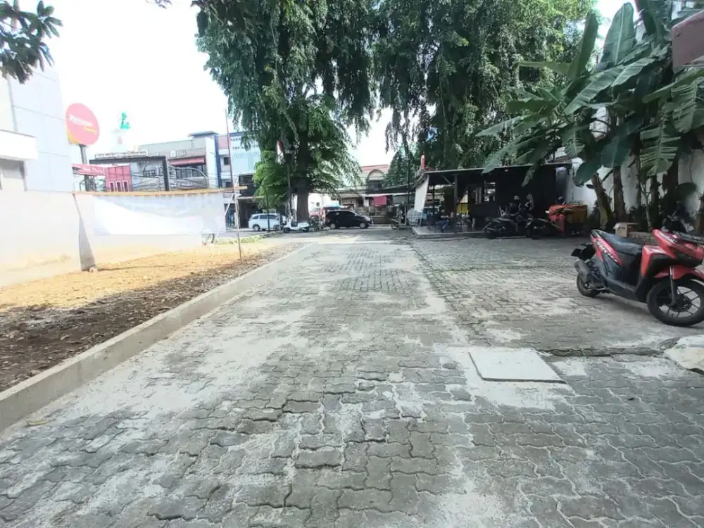 sewa tanah dan ruang usaha utan kayu raya Jaktim .