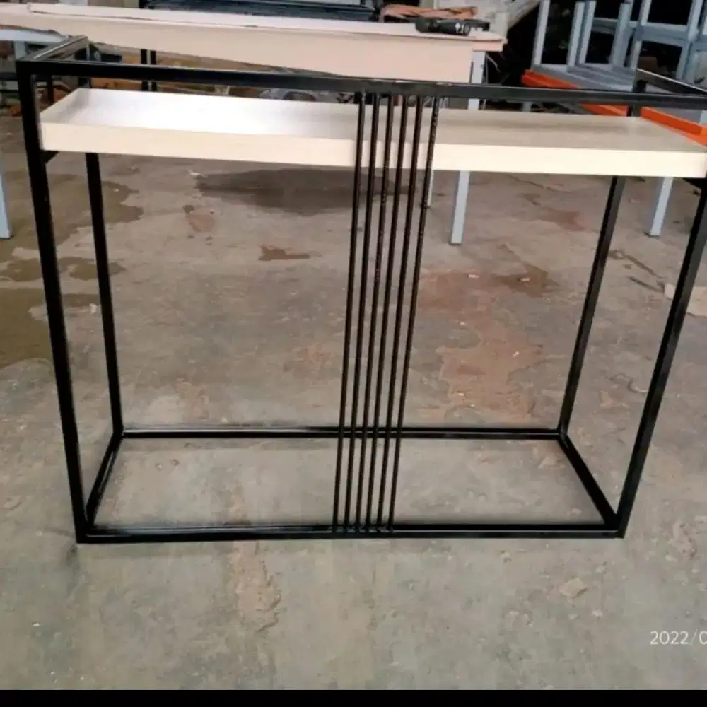 Meja konsol /.meja rias